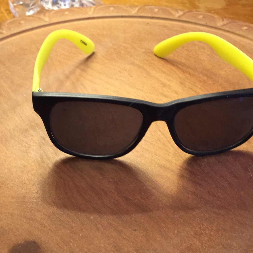 Sunglasses - Picture 2 of 4